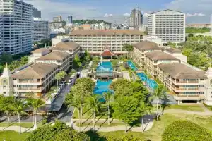 The Heritage Pattaya Beachfront Resort, Джомтьен
