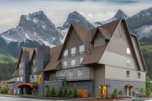 Super 8 by Wyndham Canmore, Кенмор