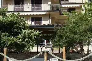 Meublé Leonetti, Палинуро