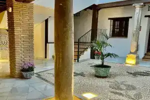 Suites Casa De Las Columnas, Гранада