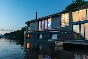 Péniche Carpe Diem La Rivière House, Нант