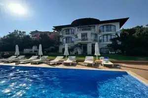 Hotel «Marsala», Каш