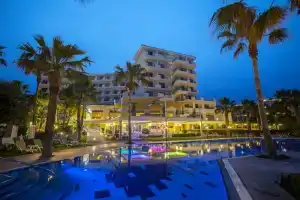 Aquamare Beach Hotel & Spa, Пафос
