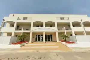 Donnosanto Hotel, Торре-Санта-Сабина
