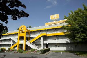 Premiere Classe Tours Nord, Тур