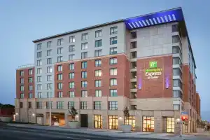 Holiday Inn Express & Suites Ottawa Downtown East, Оттава