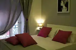 Mercury Home Hotel Room&Breakfast, Неаполь