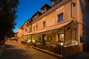 Fonte Hotel and Restaurant, Дьер 