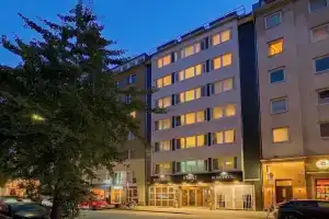 Rugs Hotel Düsseldorf, Дюссельдорф