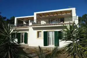 Letos Villas, Гайос