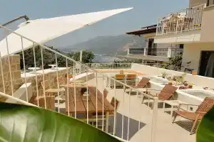 Katana Suites, Каш
