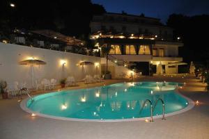 Hotel Pineta Castello, Кава-де-Тиррени
