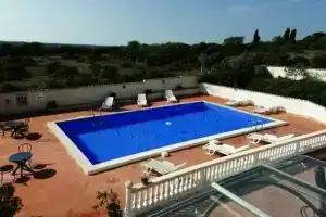 Aurora Rooms, Пула