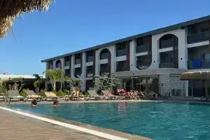 Monk Resort Hotel, Бельдиби