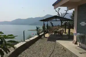 360 Lakefront Restro and Lodge, Покхара