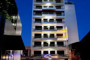 Full House Hotel, Нячанг