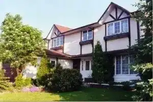 Enid’s B&b, Летбридж
