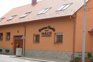 Rozmann Family Panzio & Apartmanhaz, Шарвар