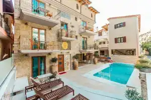 Leda suites, Парга