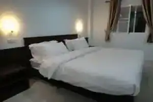Prajak Inn, Удон-Тхани