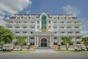 Orbit Resort & Spa, Нячанг