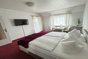 Hotel Pension Petra, Бад-Цвишенан
