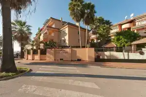 Apartamentos Residencial Playa Alicante, Марбелья