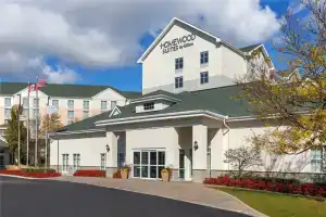 Homewood Suites by Hilton Burlington, Берлингтон