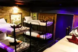 Fundee House Nicha Hostel, Ао-Нам-Мао