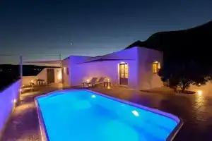 Elixirium Villa, Перисса