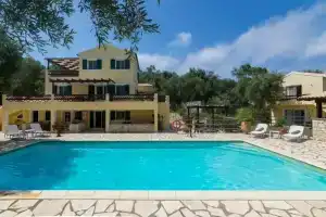 Villa Elaia, Гайос