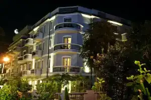 Sovrana Hotel & Spa, Римини