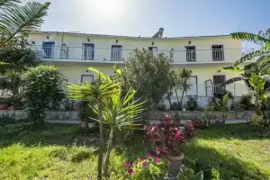Theodora Studios, Аргаси