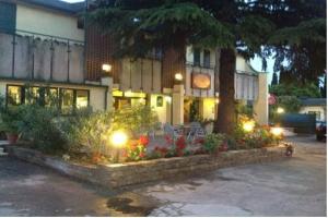 Hotel Tre Lampioni, Тосколано-Мадерно