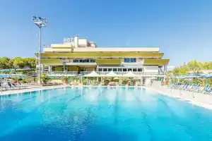 Hotel «Country Club», Капаннори