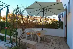 Apartment 1230, Banjole