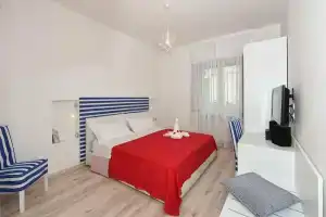 CdApartments, Минори