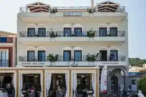 Dali Luxury Rooms, Закинф