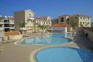 Kyklades Resort, Паралимни