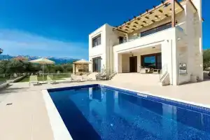 Rodi Luxury Stone Villa, Каливес