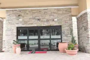 Hampton Inn & Suites Dallas Market Center, Даллас