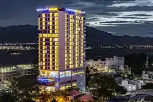 Dendro Hotel, Нячанг