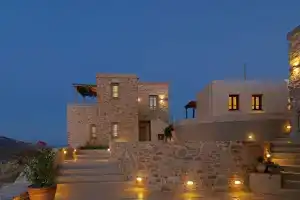 Themonies Luxury Suites, Фолегандрос