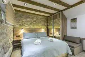 Reval Luxury Stone House Apartments, Сплит