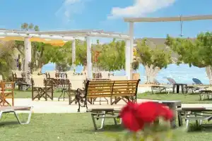 Alexandros Resort, Ливадион
