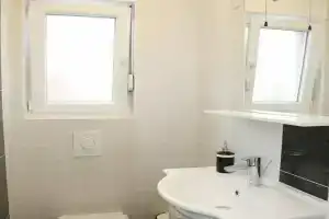 Tomic Apartments, Водице