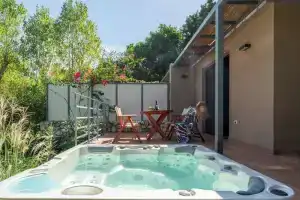 Klaritz Suites, Ласси