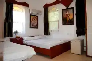 Billur Pension, Чиралы