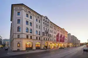 Vier Jahreszeiten Kempinski München, Мюнхен
