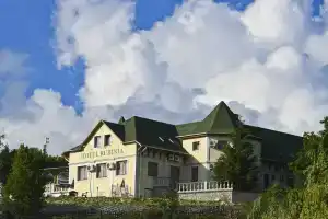 Rubinia, Эгер